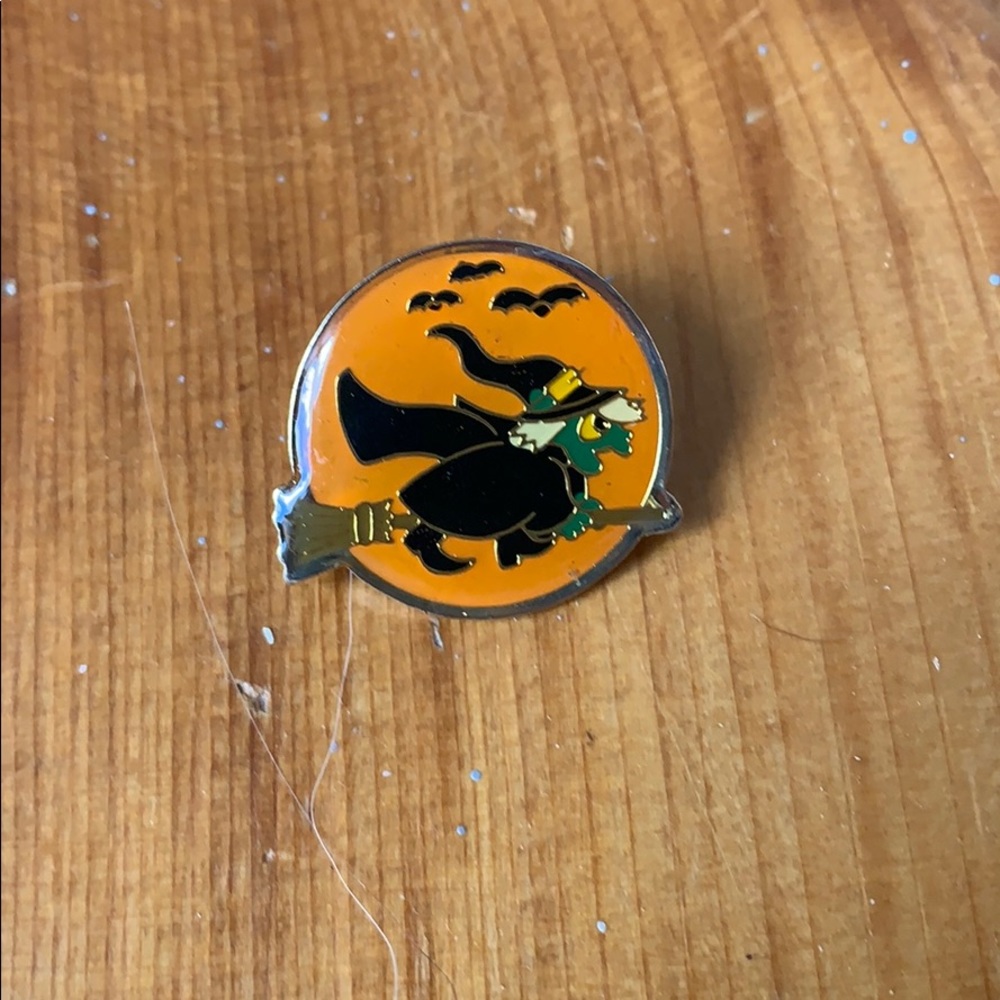 UGLY SWEATER HALLOWEEN PIN